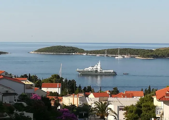 アパート Lucic *