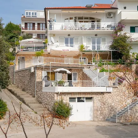 Διαμέρισμα Lucic Χβαρ