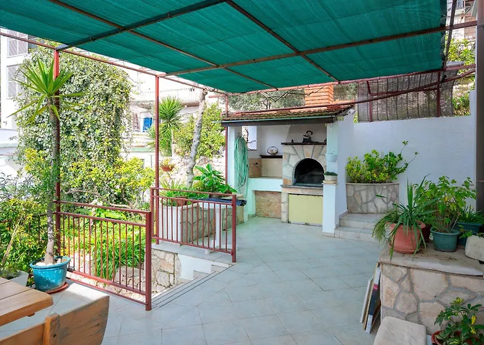 Lucic Διαμέρισμα Χβαρ